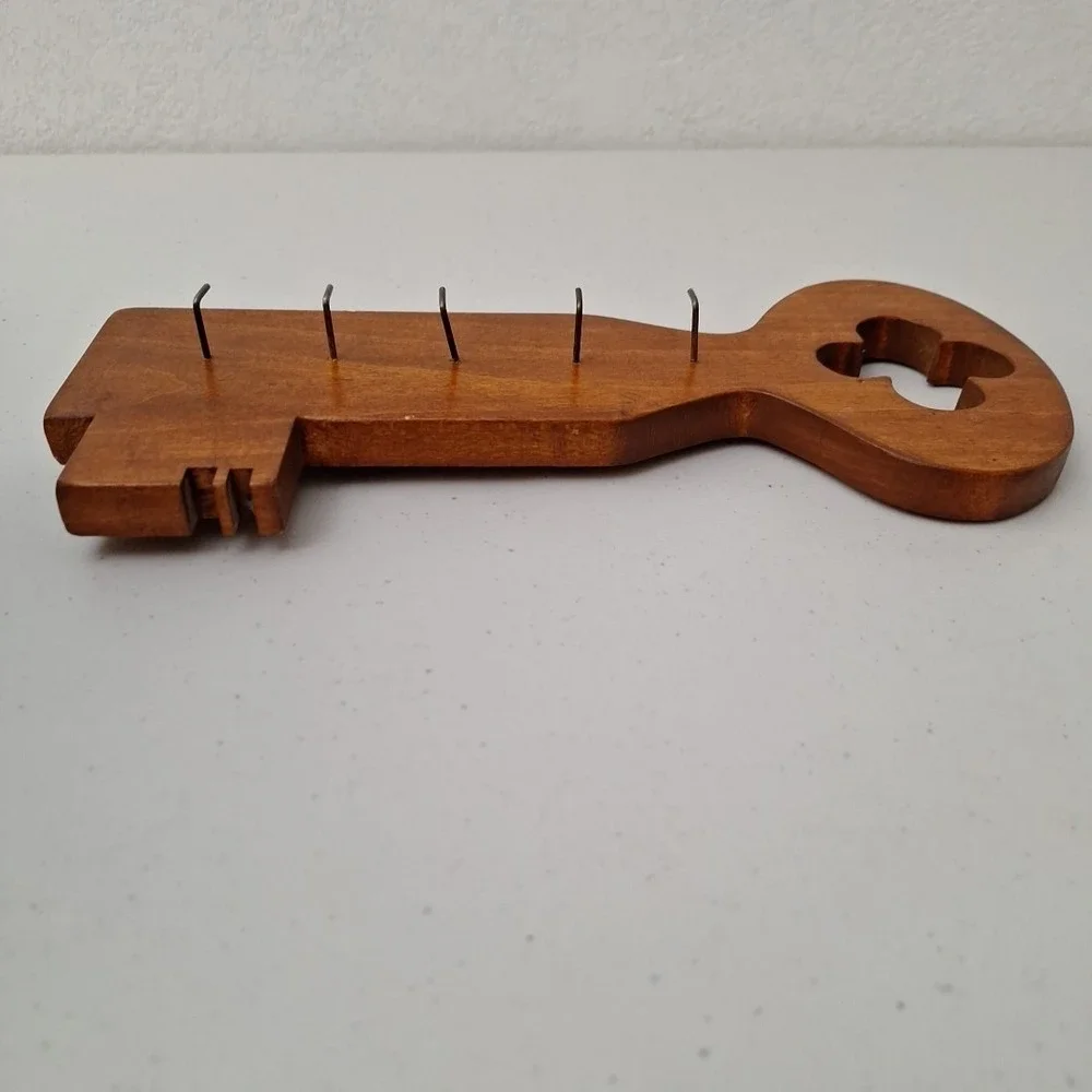 Vintage Wood Wooden Key Shaped Key Holder Rack 6 Hooks See Pics/Desc 12